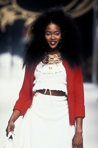 52931721_VivienneWestwood1995WomenRTW89.thumb.jpg.48f175b80af2ecddb01820d80f3a8e66.jpg