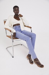 40 H0262429-CASHMERE-V-NECK-CARDIGAN-7-CHALK-SCANLANTHEODORE-1A.jpg