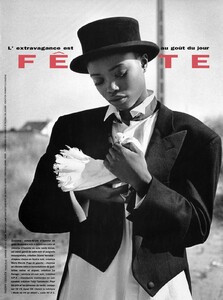 59436072_199112-199201VogueHommesFr-Ph.ThierryLegouesjourdefete1.thumb.jpg.0c09a7ff8b4d4bd27ac00787ba2f5f8b.jpg