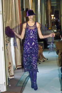 639471720_Chanel1996HauteCoutureFall(1).thumb.jpg.16c2b423472b0e8c770f8104b3f71649.jpg