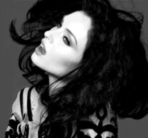 657850171_SophieEllisBextorBittersweetpng_123_782lo.jpg