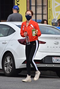        zoe110221BZNimage107.jpg