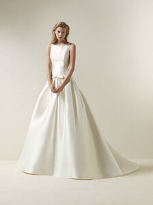 690291492_collazione_2018_Pronovias7.thumb.jpg.0d7bc9a86bdf82c83b32d4a2da3d2ee3.jpg