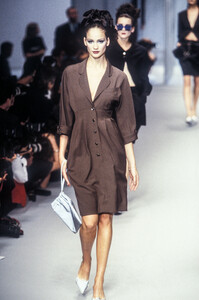 711543247_KarlLagerfeld1996WomenRTW81.thumb.jpg.5c23ca5626d028b5c961f6a61856f093.jpg