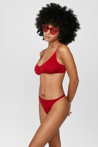 red-seamless-nights-v-neck-bralette (3).jpeg