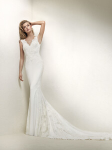 735978909_collazione_2018_Pronovias78.thumb.jpg.cae3d6ef4aa795c7034cccb57fe335bf.jpg