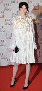76713_Sophie_Ellis_Bextor_04_123_101lo.jpg
