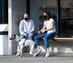        zoe120221BZNimage2.jpg