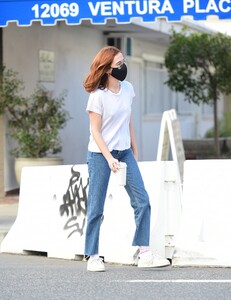        zoe120221BZNimage31.jpg