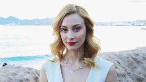 Canadian Actress, HD Wallpapers, Sarah Gadon Photos, Entertainment, Hollywood Actress, Showbiz, Dracula Untold (23).jpg