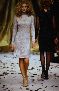 859015809_valentino-hc-fw-1994(23).thumb.jpg.c76fbd362aa0f3a34b3c504c361657e0.jpg