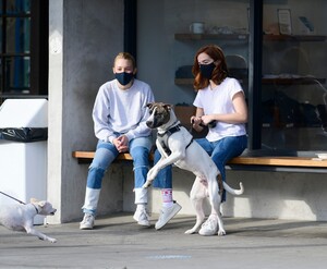        zoe120221BZNimage17.jpg