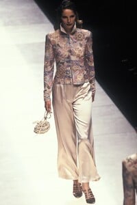 873757946_GiorgioArmani1995WomenRTW196.thumb.jpg.70e8734928483bd94394676ec89c63b5.jpg