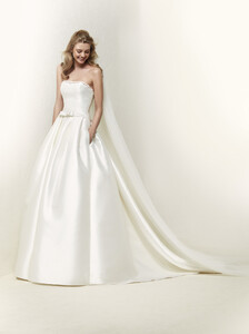 901849093_collazione_2018_Pronovias2.thumb.jpg.74e886af6b76773f21b9deccbf6bd36e.jpg