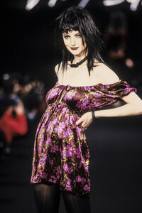 962691866_BetseyJohnson1996WomenRTW52.thumb.jpg.aefc4244a6cdbf87f18551e585da4467.jpg