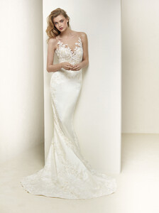 968945850_collazione_2018_Pronovias14.thumb.jpg.ee18eabbb9064cd476bc3e1521380ddf.jpg