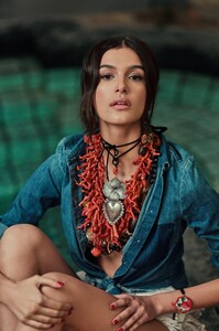 v (1).jpg