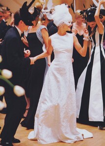 Ball_Meisel_US_Vogue_December_1997_09.thumb.jpg.e1fe907a66f9862d6b7ee1b703d2692b.jpg