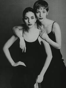 Black_Meisel_US_Vogue_December_1992_06.thumb.jpg.0bf4bb5e6a9bc346a5aaadc6f891a759.jpg