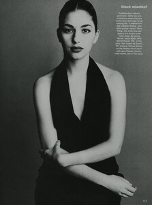 Black_Meisel_US_Vogue_December_1992_08.thumb.jpg.0d662fa108321b7347c48c84990d6571.jpg