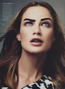 Brow_McDean_US_Vogue_October_2003_02.thumb.jpg.101de7ff7f0c42c10bd6d5e5ba2d22e3.jpg