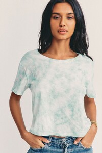 CALIX-TEE-SHIRT-KEYLIME-HAND-DYE-1_result.jpg