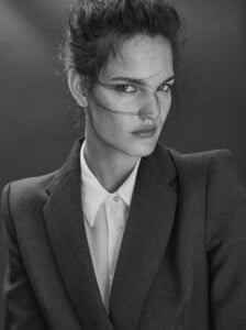 Charly-Calderon-Woman-Madame-Figaro-Lucinda-Schaefers-5.jpg
