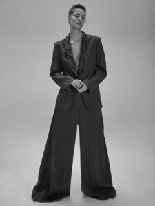 Charly-Calderon-Woman-Madame-Figaro-Lucinda-Schaefers-9.jpg