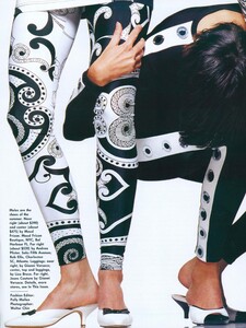 Chin_US_Vogue_March_1991_01.thumb.jpg.52625c7840f432d680fbb3581f27bd61.jpg