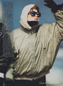 Cold_Kohli_US_Vogue_October_1986_08.thumb.jpg.937f2949da1fdce232fdbea54963d373.jpg