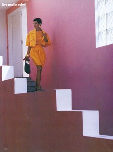 Color_Demarchelier_US_Vogue_March_1991_07.thumb.jpg.32e1ffd8961cc618b09f2a03d1373a1d.jpg