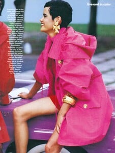 Color_Demarchelier_US_Vogue_March_1991_10.thumb.jpg.a1f9e3110db8d26211aa866f4e082c14.jpg