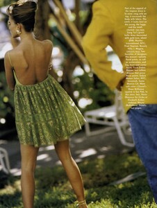 Coquette_Elgort_US_Vogue_February_1991_03.thumb.jpg.6a4a0e066a36e2654c894a51850727a1.jpg