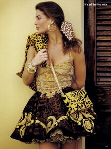 Demarchelier_US_Vogue_March_1992_10.thumb.jpg.9ca195c02db0622ed79a0d7095d1f711.jpg