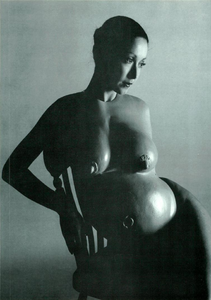 Donne_Vogue_Italia_December_1982_01.thumb.png.e404ff91af7bfb2c4e3f06f3f2bfc205.png