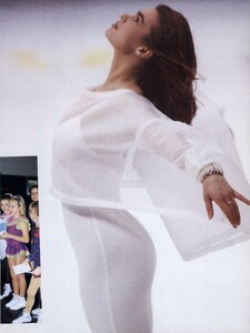 Elgort_US_Vogue_April_1991_02.thumb.jpg.393be980f5d8f96d95eedaa78341a3af.jpg