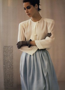 Elgort_US_Vogue_January_1988_04.thumb.jpg.e9e49df78dc696b91566ef8f71fd7db7.jpg