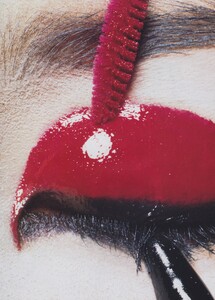 Eyes_Penn_US_Vogue_November_1994_01.thumb.jpg.4f7ea7f56391738f302d3a8168bbc5e8.jpg