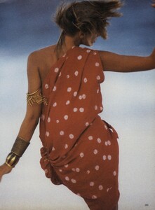 Free_Maser_US_Vogue_May_1986_12.thumb.jpg.5a26813a2e328b436fc807963a9c430f.jpg