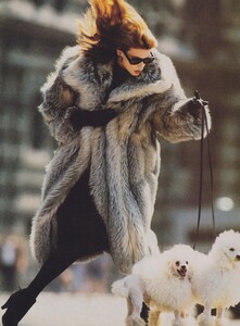 Furs_Kohli_US_Vogue_October_1986_02.thumb.jpg.001573470461c7b17510f56b3e8202f5.jpg