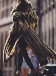 Furs_Kohli_US_Vogue_October_1986_04.thumb.jpg.272669dd3aa205672ef7328efd9e7a6d.jpg