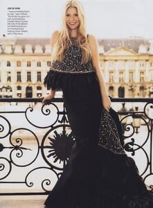 GP_Testino_US_Vogue_October_2005_05.thumb.jpg.ee30de4b888d9c507ba3b1c79d652aa7.jpg