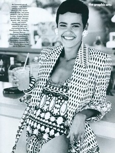 Graphic_Demarchelier_US_Vogue_March_1991_04.thumb.jpg.15722d9601e424e10859d420b268db8c.jpg