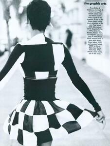 Graphic_Demarchelier_US_Vogue_March_1991_08.thumb.jpg.2e2257144fff4304a4b131952ae31687.jpg