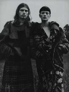 Grunge_Meisel_US_Vogue_December_1992_02.thumb.jpg.fd9da14b09cf468f0d5c3ac93238fa57.jpg