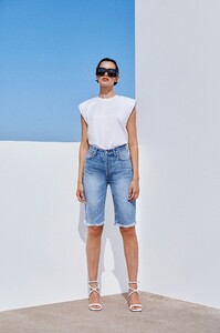 H021165S-HIGH-RISE-JEAN-SHORT-WASHED.INDIGO.1175-SCANLANTHEODORE-1.jpg