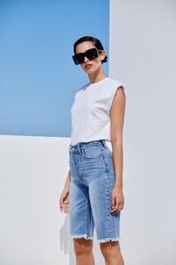 H021165S-HIGH-RISE-JEAN-SHORT-WASHED.INDIGO.1175-SCANLANTHEODORE-1A.jpg