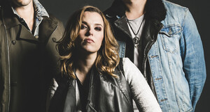 Halestorm-Press-Photo-2-Credit-Jake-Giles-Netter.jpg