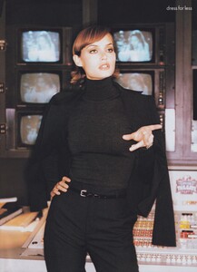 Hanson_US_Vogue_August_1994_04.thumb.jpg.291e4a0070ca9f5eb1fc2b51c93820de.jpg
