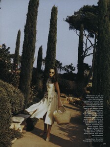 Hanson_US_Vogue_December_1992_02.thumb.jpg.cbe9232cf341eeb93e0f1107dddaa3a4.jpg